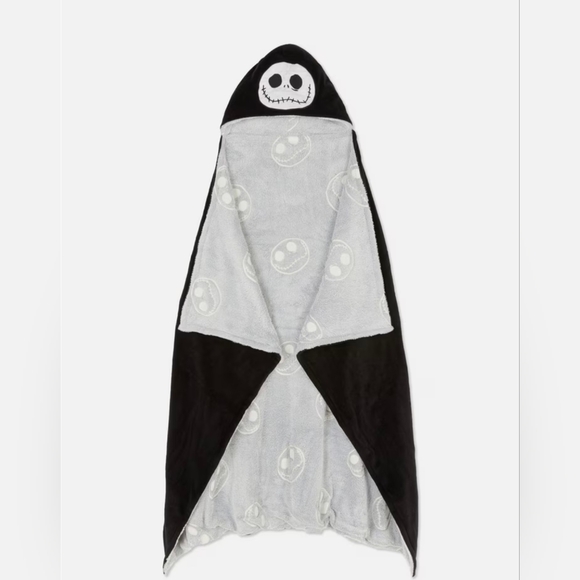 The Nightmare Before Christmas Hooded Throw Jack Skellington NBC Glows The Dark - Picture 2 of 4